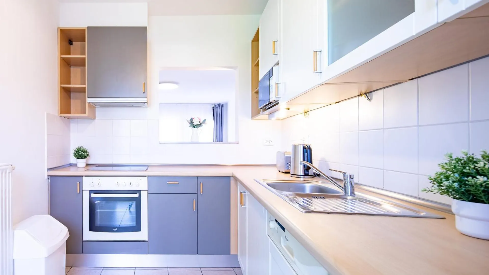 Ultra Central - Free Parking - Sunny Budapest Apartment