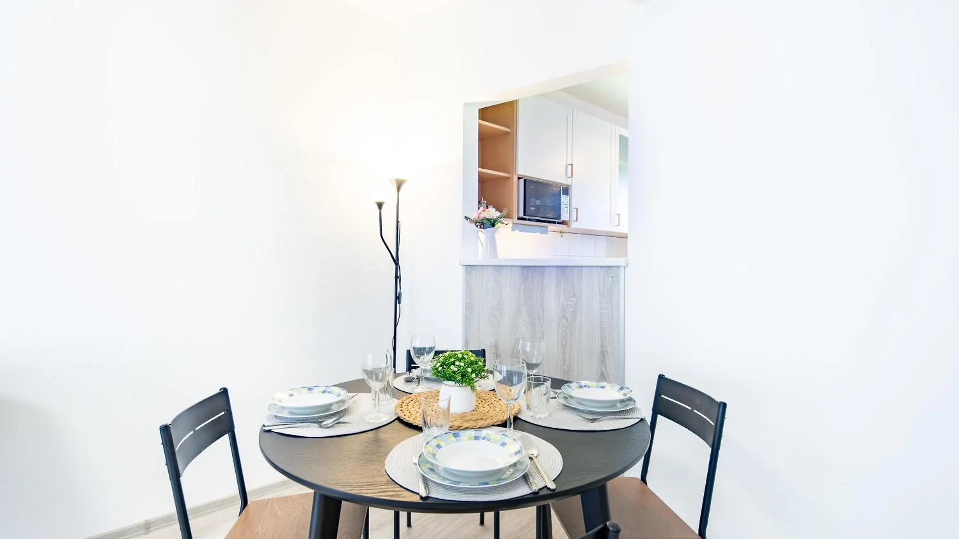 Ultra Central - Free Parking - Sunny Budapest Apartment