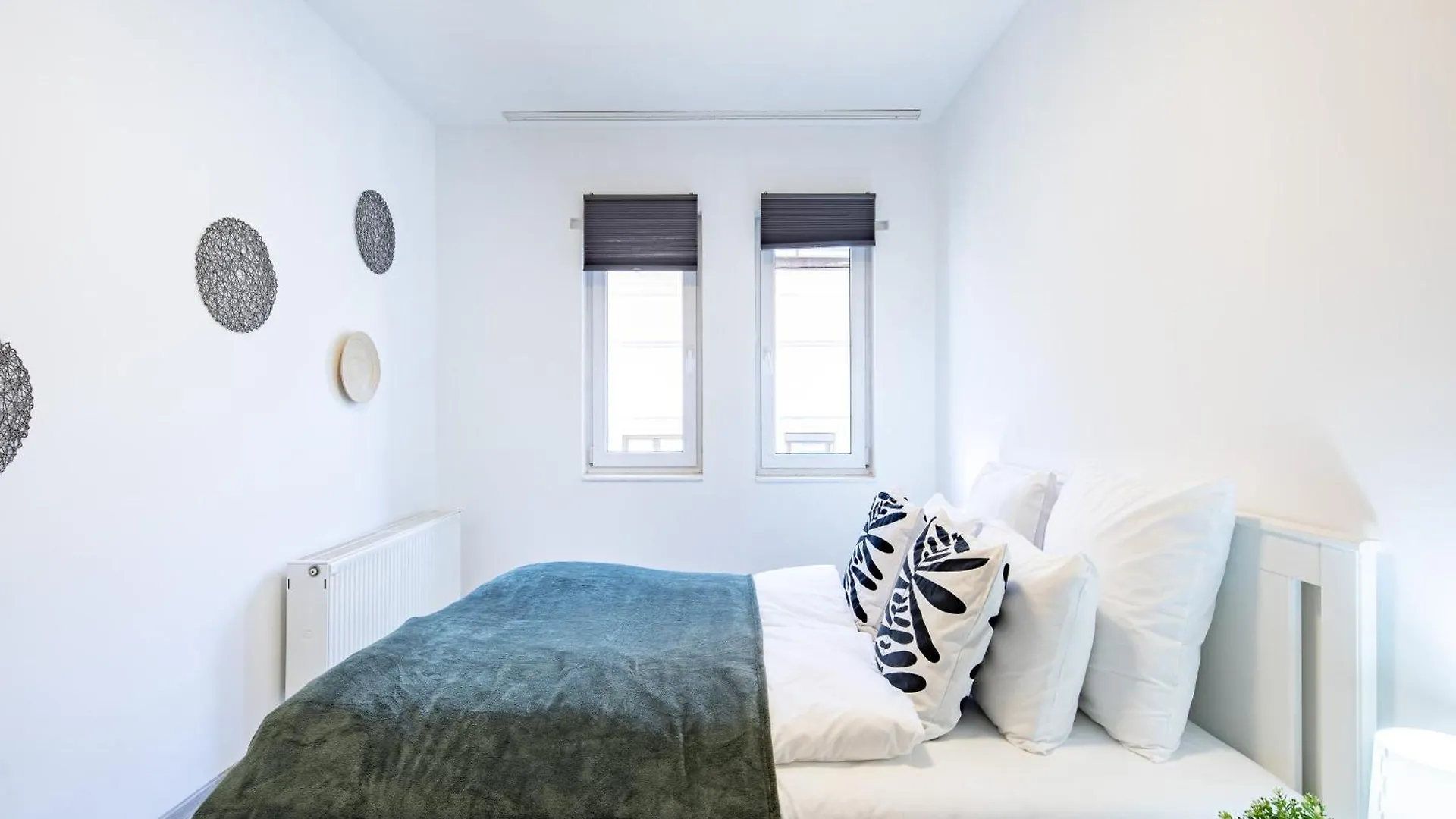 Ultra Central - Free Parking - Sunny Budapest 0*,  Hungary