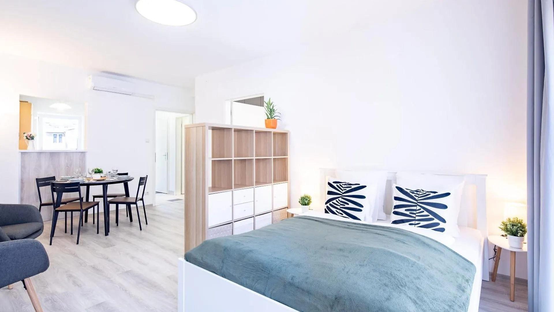 Ultra Central - Free Parking - Sunny Budapest Apartment